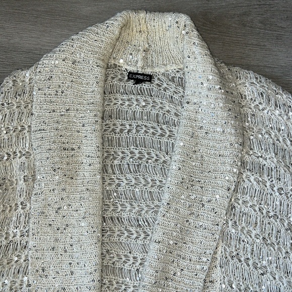 Express White w/sequin Shrug Size Medium NWOT - Picture 3 of 9